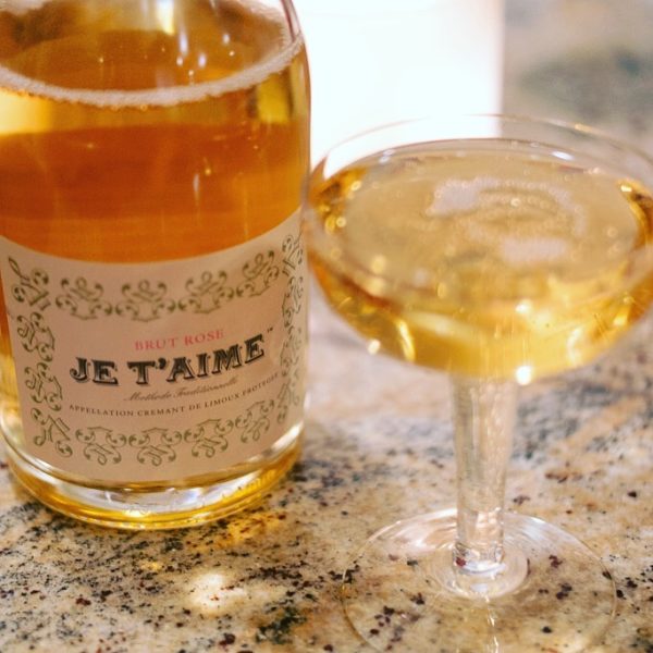 je t'aime sparkling French rosé wine - perfect for Valentine's Day