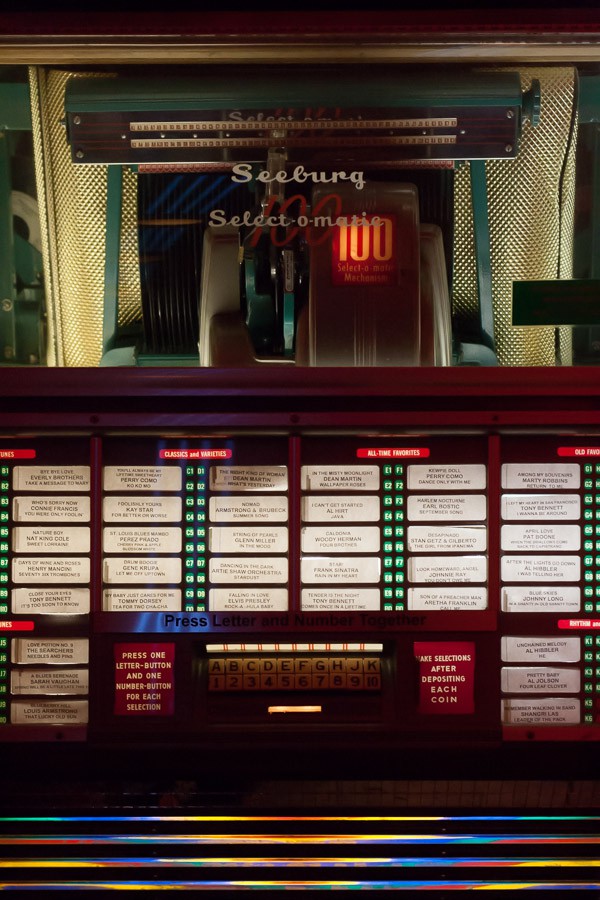 Vintage Seeburg Jukebox at The Cruise Room