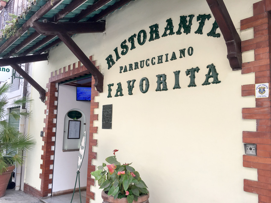entrance ristorante parrucchiano favorita sorrento italy