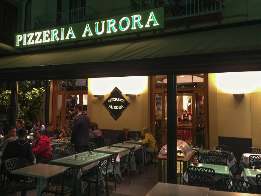 entrance pizzeria aurora sorrento italy