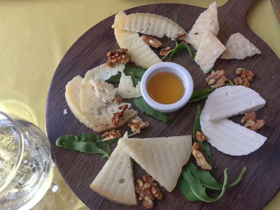 il leone rosso sorrento cheese plate
